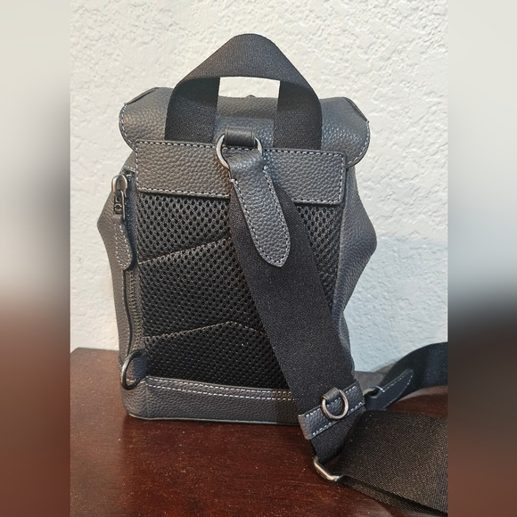 Coach Small Hudson Pack - Picture 5 of 8